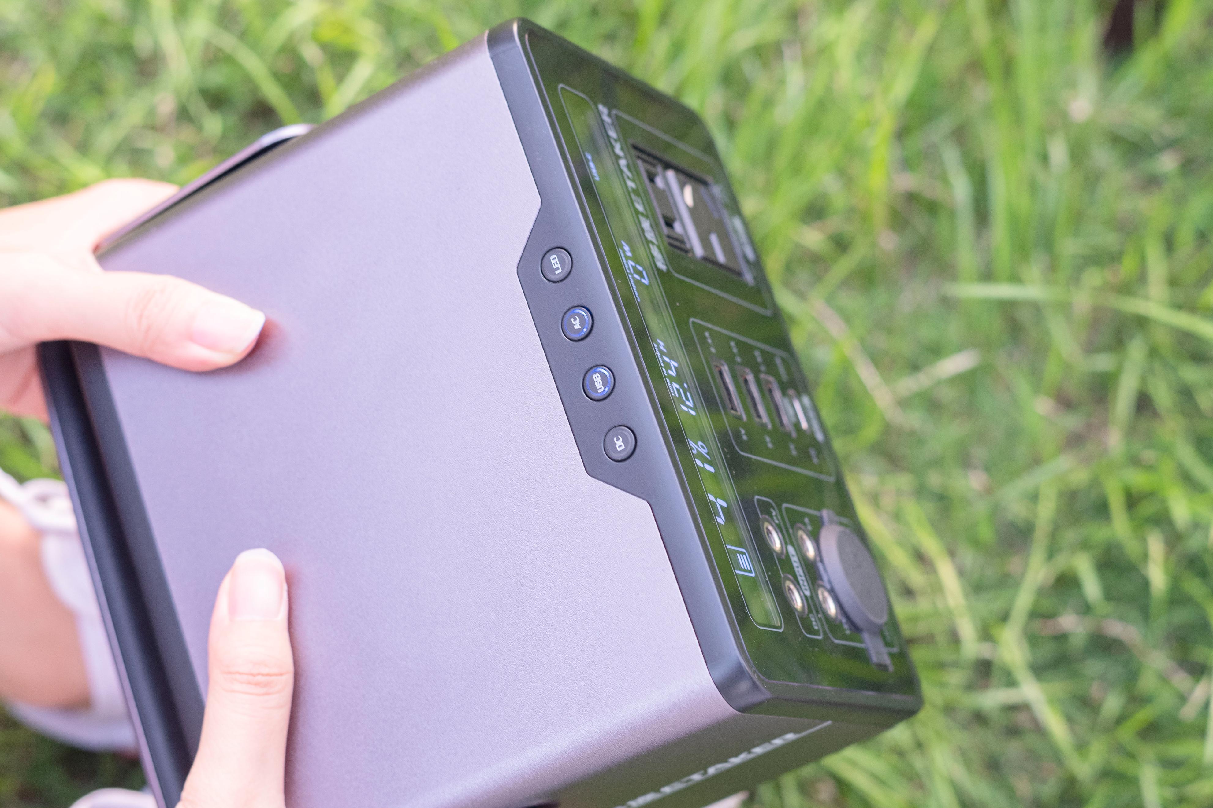 0.3度电的户外电源只有巴掌大小，350W大功率，移族P300确实香