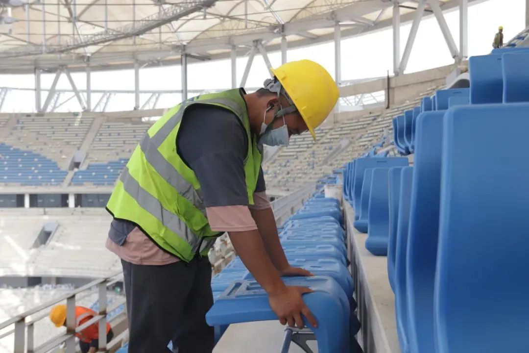 大连梭鱼湾专业足球场座位图,梭鱼湾足球场草坪更换