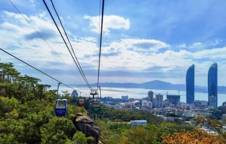 赏城中美景，品厦门味道。城市中心C位酒店，毗邻植物园、中山路