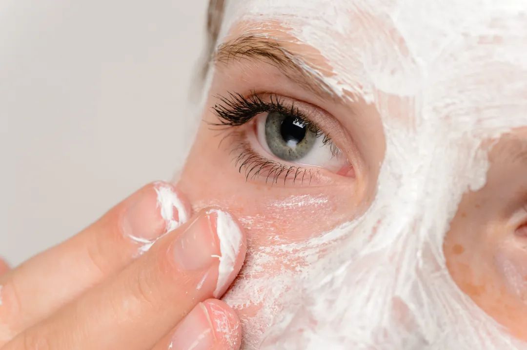 眼霜的哪种成分可以淡化细纹,眼霜怎样用才是最好的效果呢