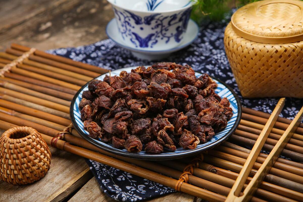 下巴一直反反复复长痘是什么原因,有没有身体一直长痘的