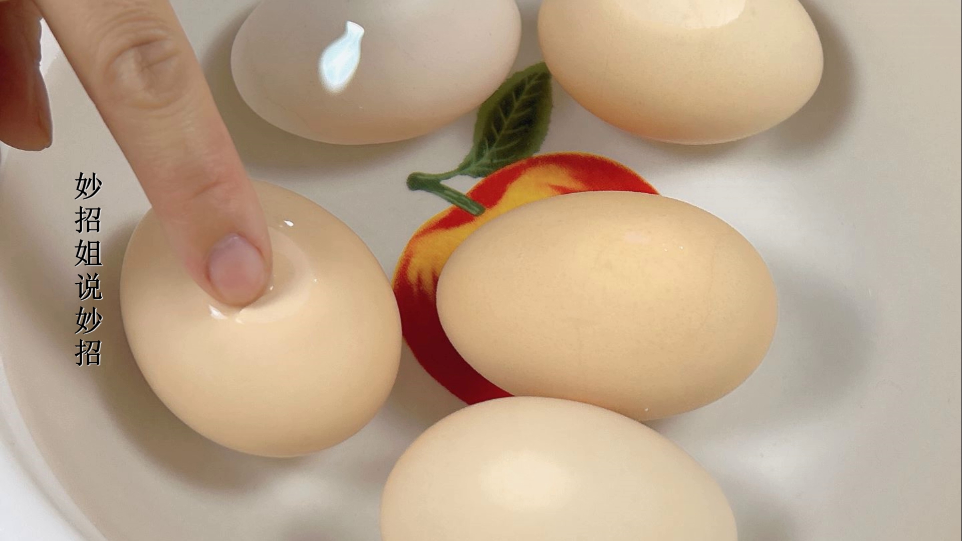 如何煮鸡蛋让蛋壳变得很硬,怎么煮鸡蛋鸡蛋不破壳