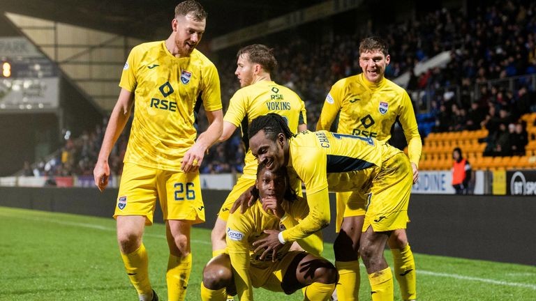 圣约翰斯通1-2罗斯县：罗斯卡拉坎送走受新冠病毒袭击的圣徒队