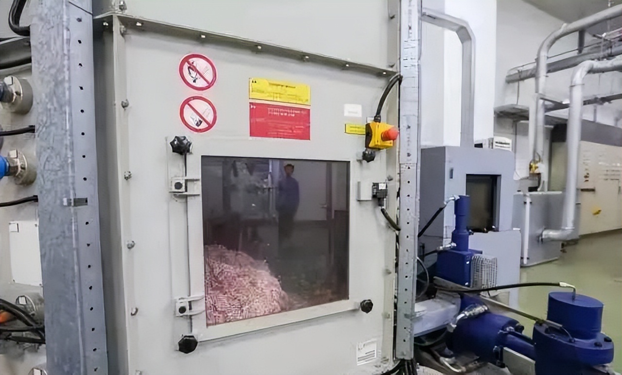 情人节送她一朵小红花,情人节送一朵花给女儿