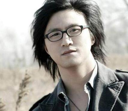 葛荟婕直播回应与汪峰关系,葛荟婕几岁跟汪峰在一起