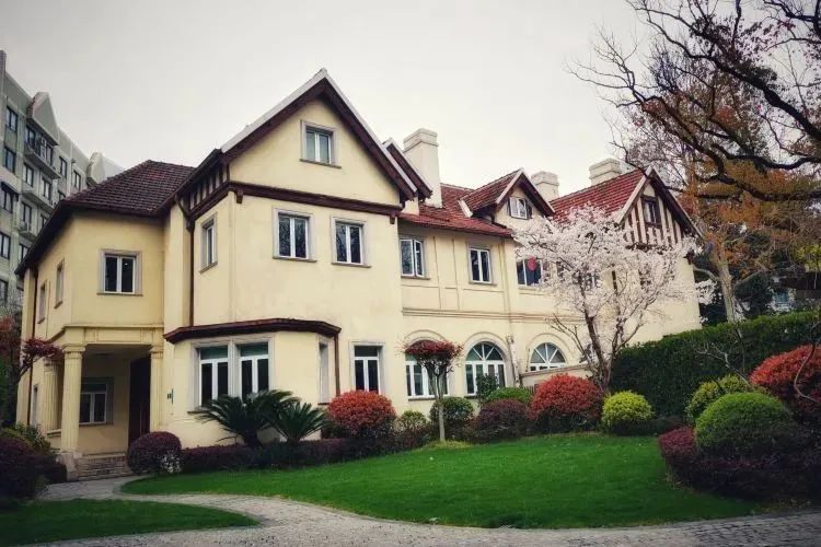 他给女儿取名「中国」和「亚洲」，更是叱咤西方名人堂的华裔食神