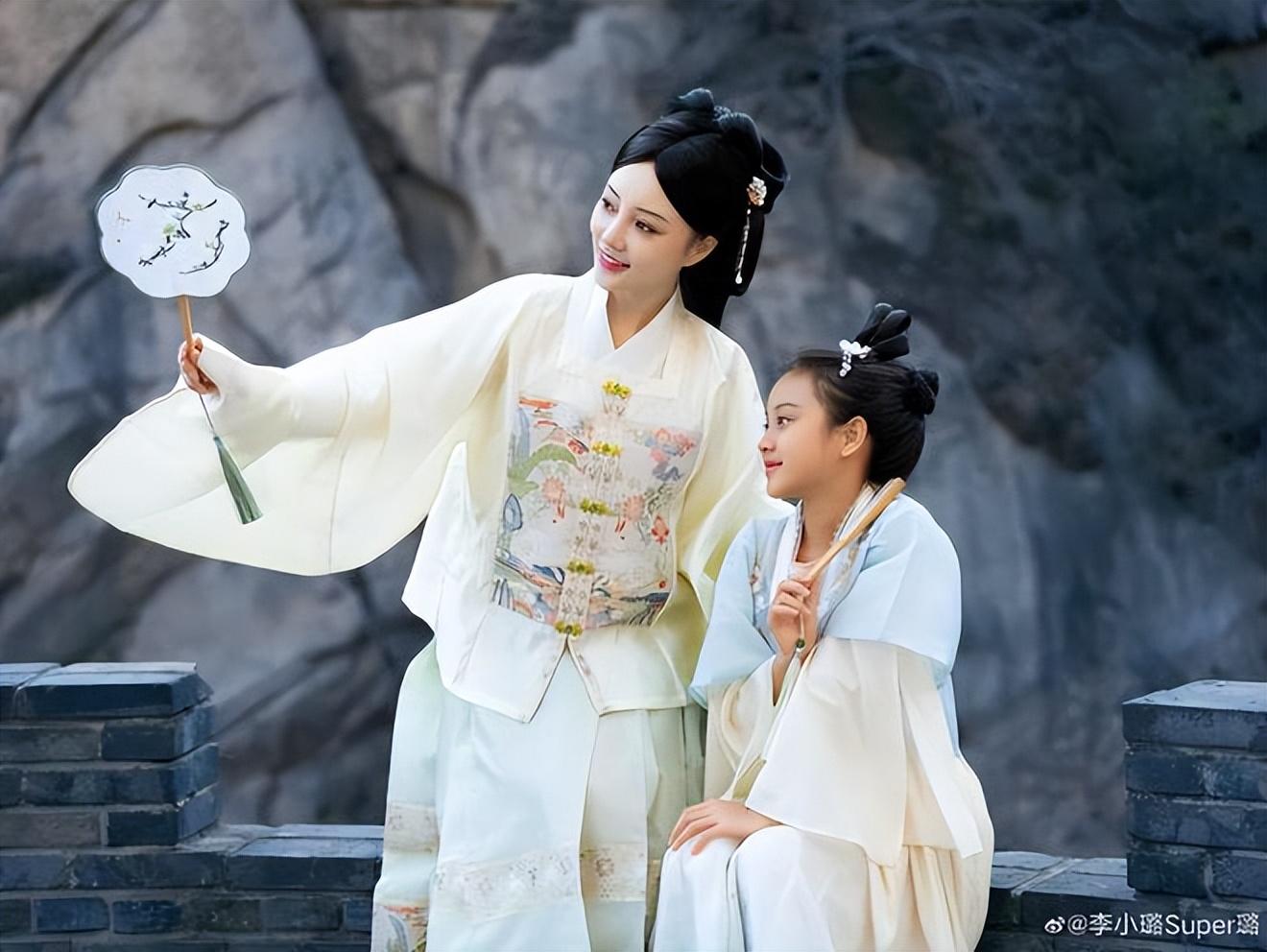 甜馨现在的发型,小甜馨发型美出新高度