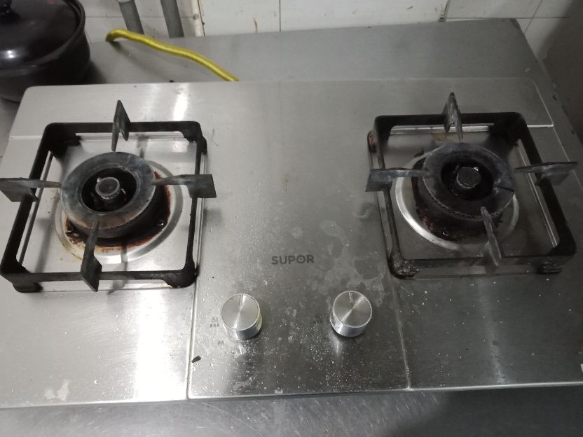 家里买燃气灶时别乱买，选不好就会中商家圈套，现在知道还不迟