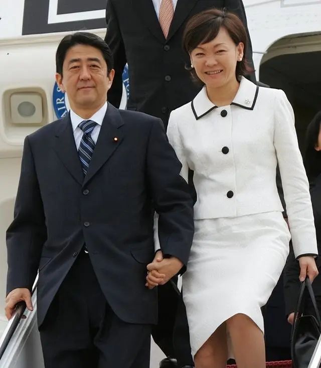 安倍妻子车祸,日本警方公布安倍遇刺案细节
