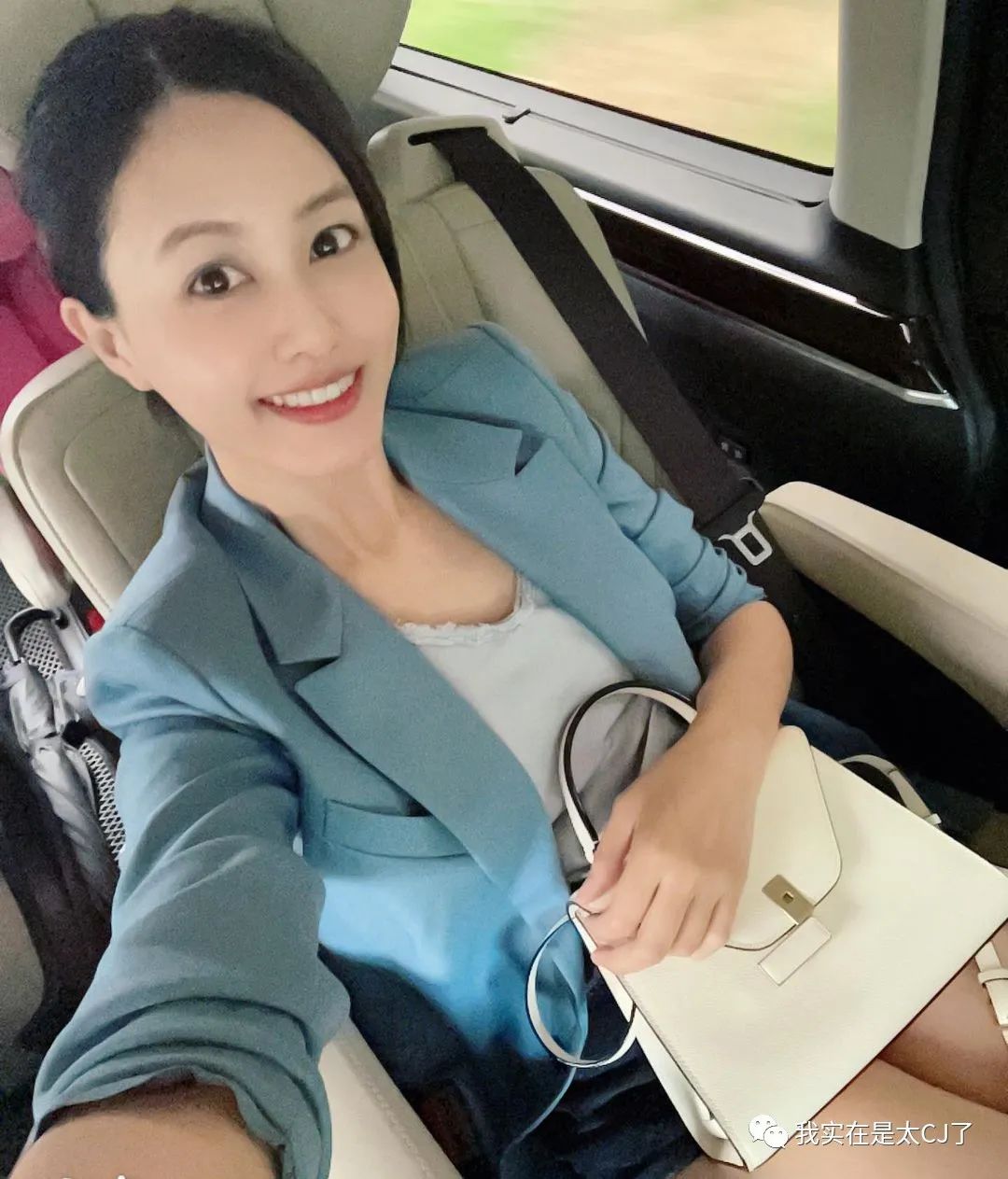 真富婆假富婆对比,台湾富婆王思佳晒香奈儿包遭吐槽