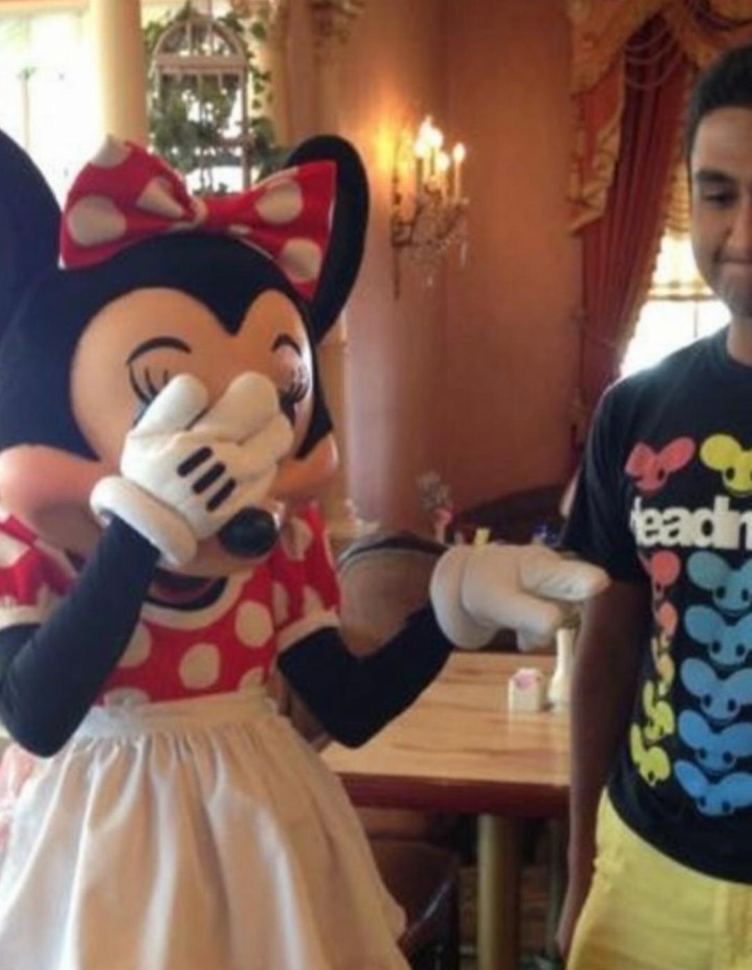 废弃迪士尼乐园吓人的照片,迪士尼乐园合拍照片