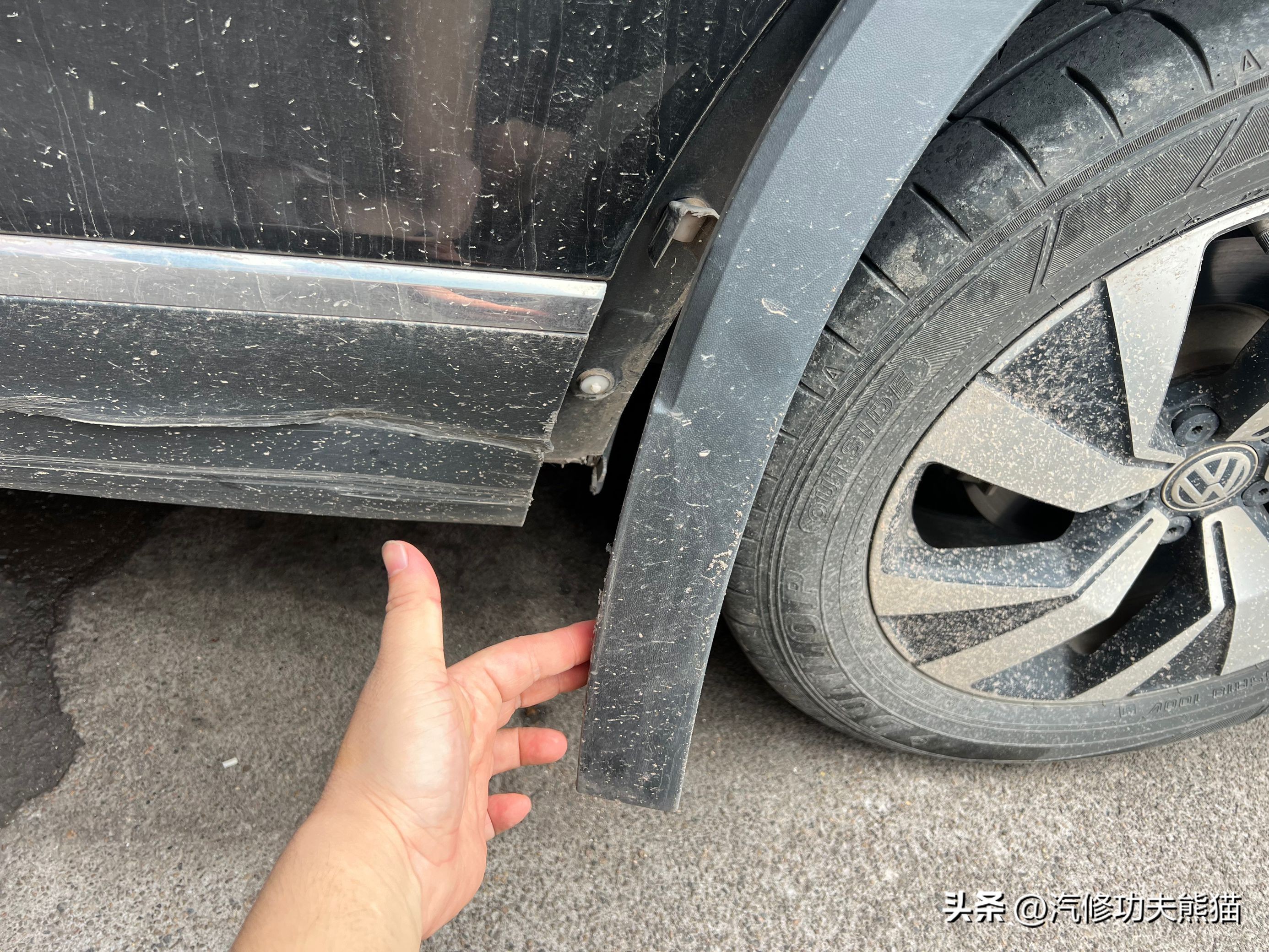 探岳后门刮蹭一点补漆多少钱,一汽大众探岳小划痕怎么处理