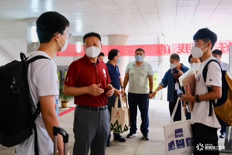 山海有相逢风雨有归期,山海有相逢相见有归期