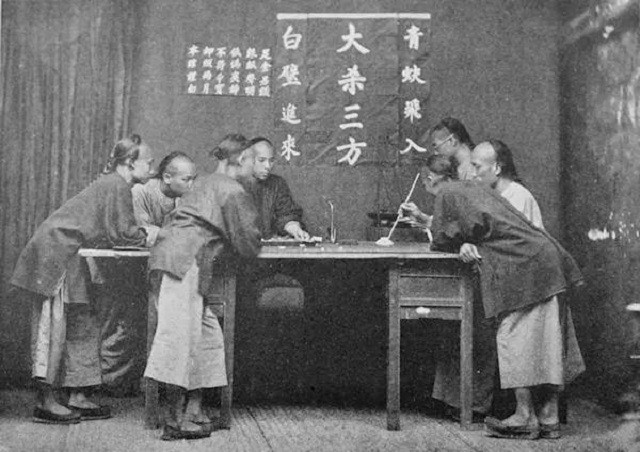 在澳门重生的当铺：依附*场赌**、售卖高奢品疯狂敛财，赌徒血本无归