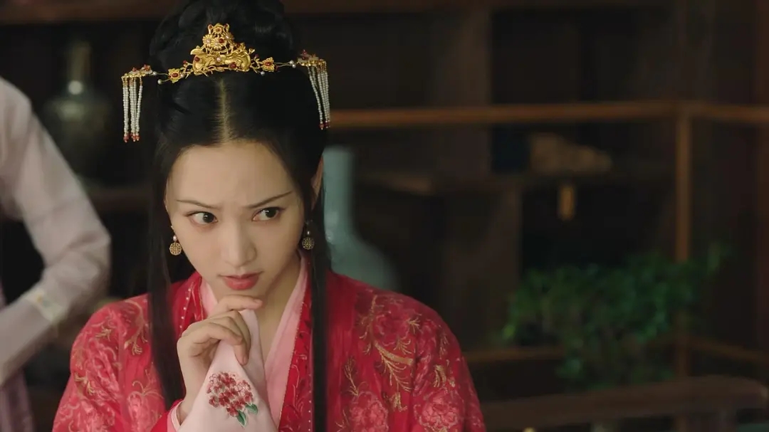 武大校花饰演最恶毒女配，作恶太多终食恶果，杀了情人后自杀