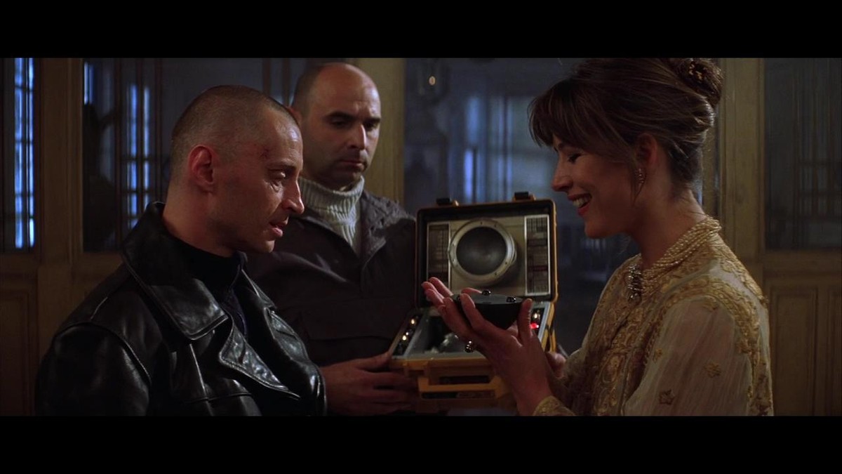 007黑日危机片尾曲,007黑日危机免费完整版