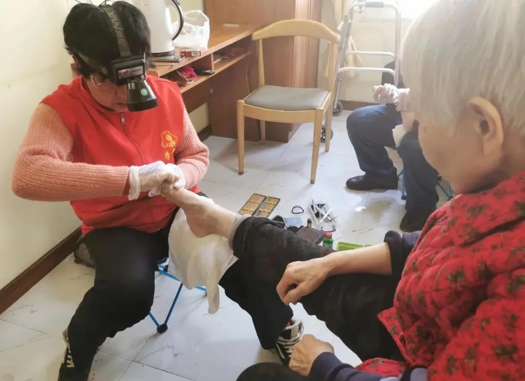 六旬大爷修脚40年完整版,六旬大爷修脚40年