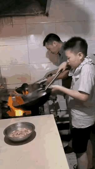 大美女的丘比特之箭已准备好射出，请你接箭