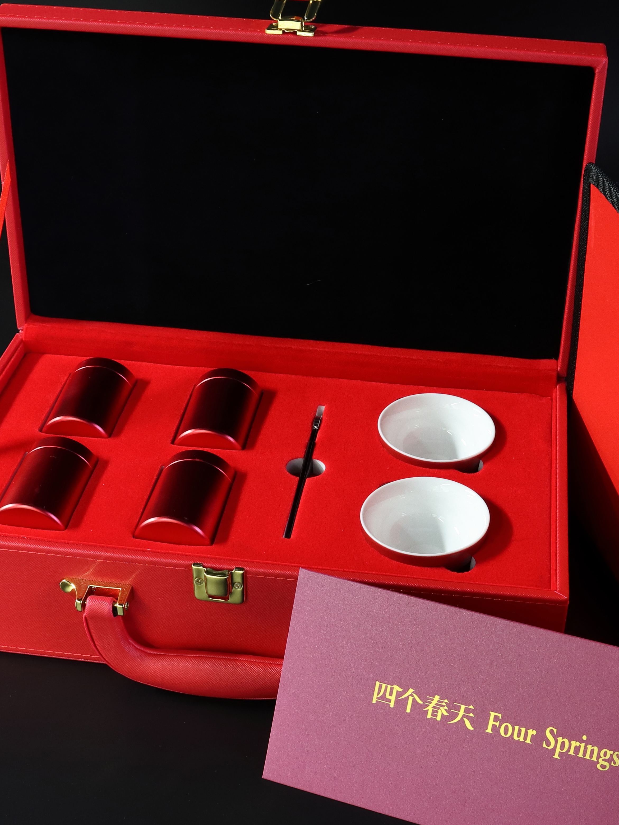 女同事过生日送什么礼物好（普通女性朋友生日礼物送什么高档）