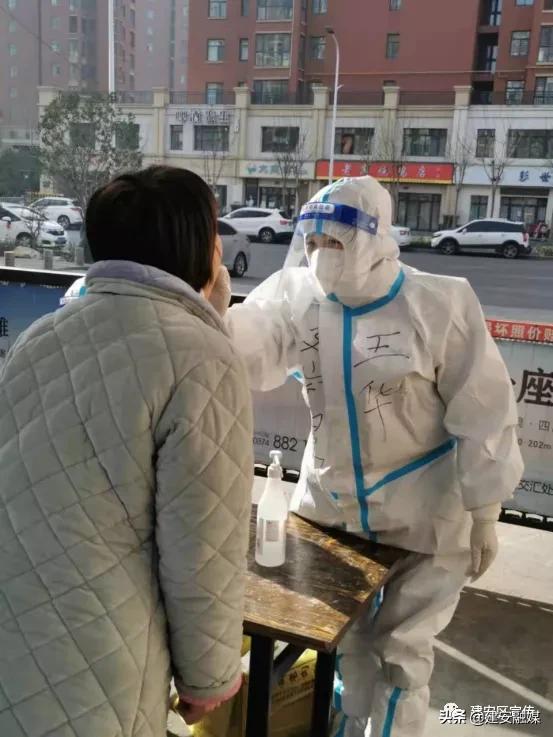 奋勇战“疫”魔仁心显担当——记九三学社社员、区知联会副会长王华