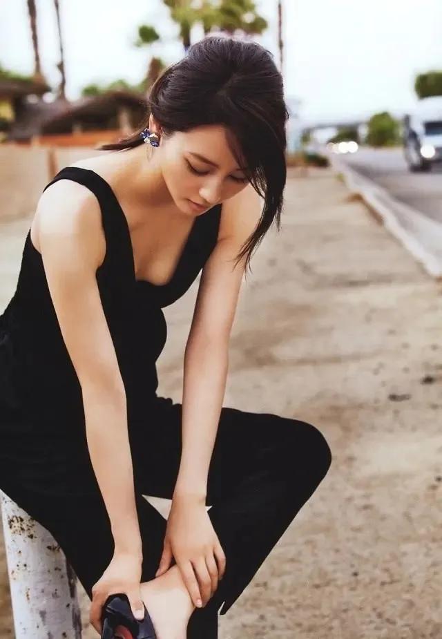 堀北真希年轻写真,白夜行堀北真希和绫濑遥