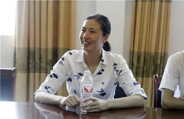 周苏红改嫁大9岁富商,周苏红带着前夫改嫁