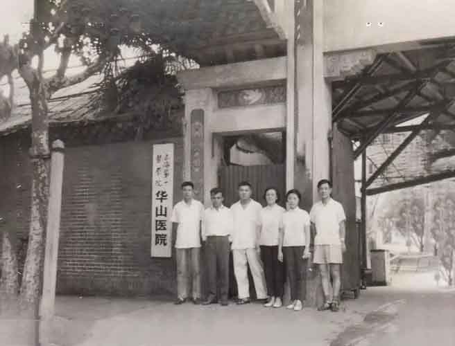 56年上海传染病院来一老农，浑身滚烫口鼻冒血，医生检查表情诡异