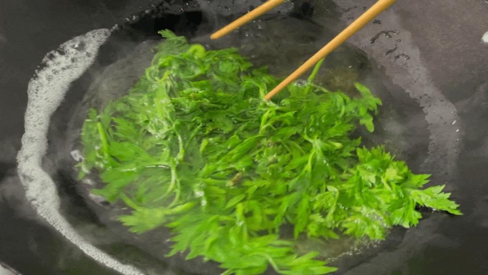 艾草煮鸡蛋有什么好处,艾草煮鸡蛋什么功效最好