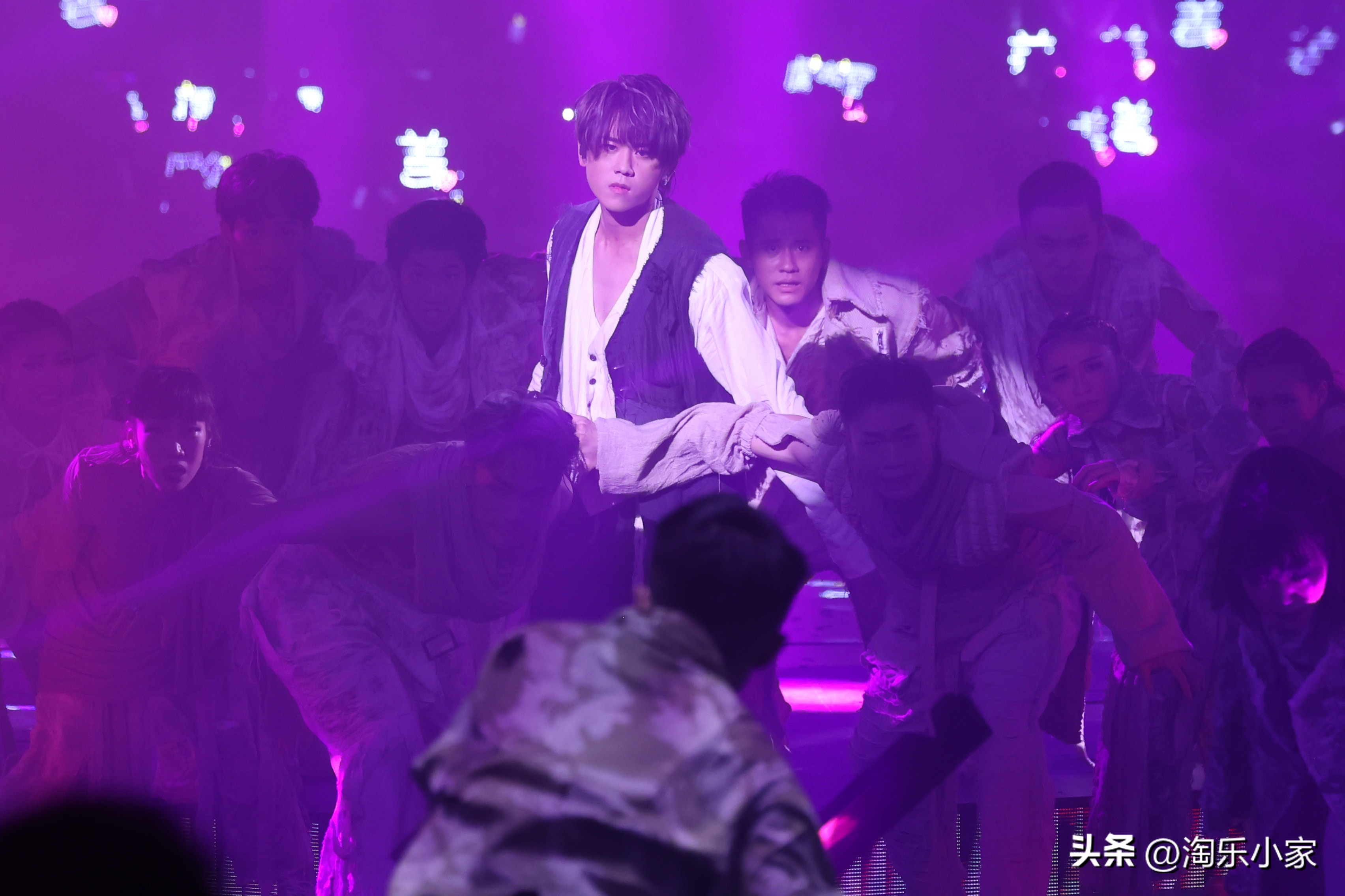 姜涛国际歌迷会激动澄清已退回票钱︰我们没骗人又没赚到钱