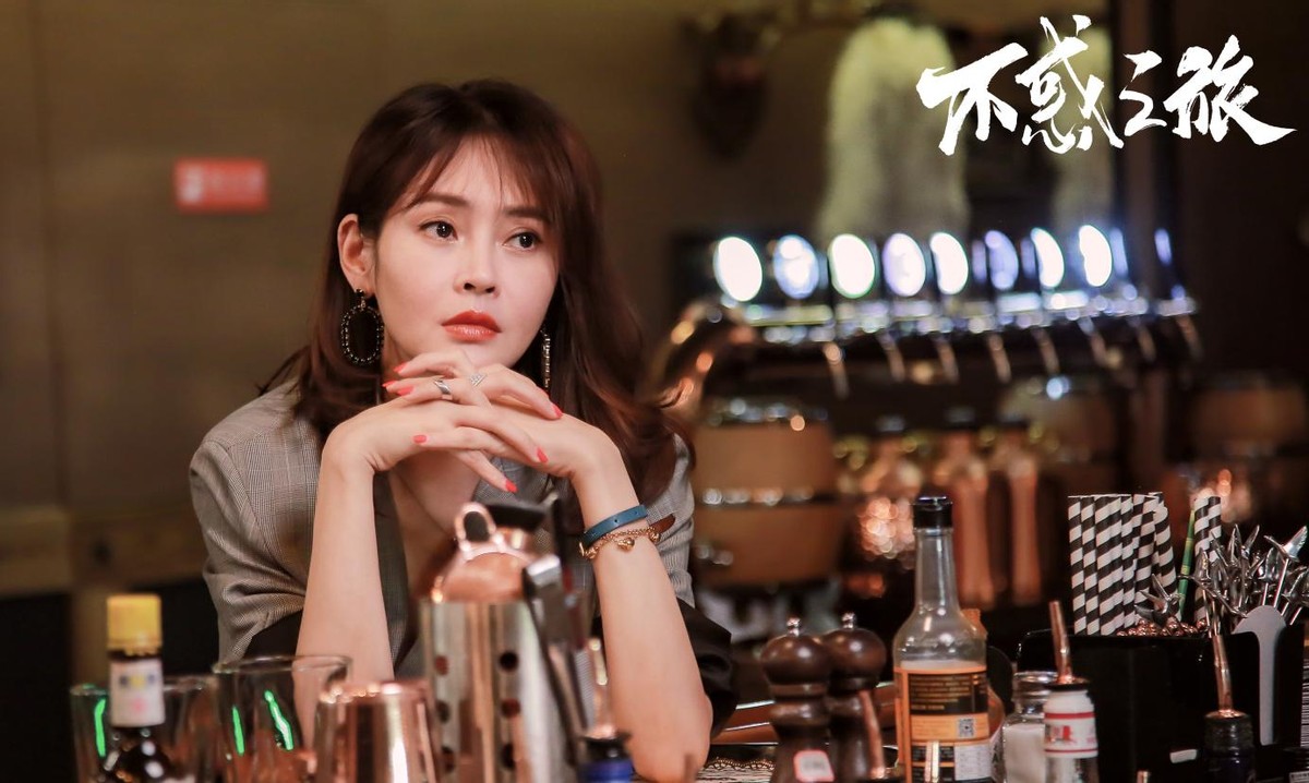 没经济来源的爱情像一盘沙,没有经济基础的爱情像一盘散沙