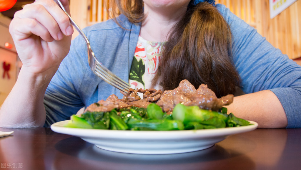遇上一个事事都较真的人怎么对付,遇到特别纠结的老公怎么办