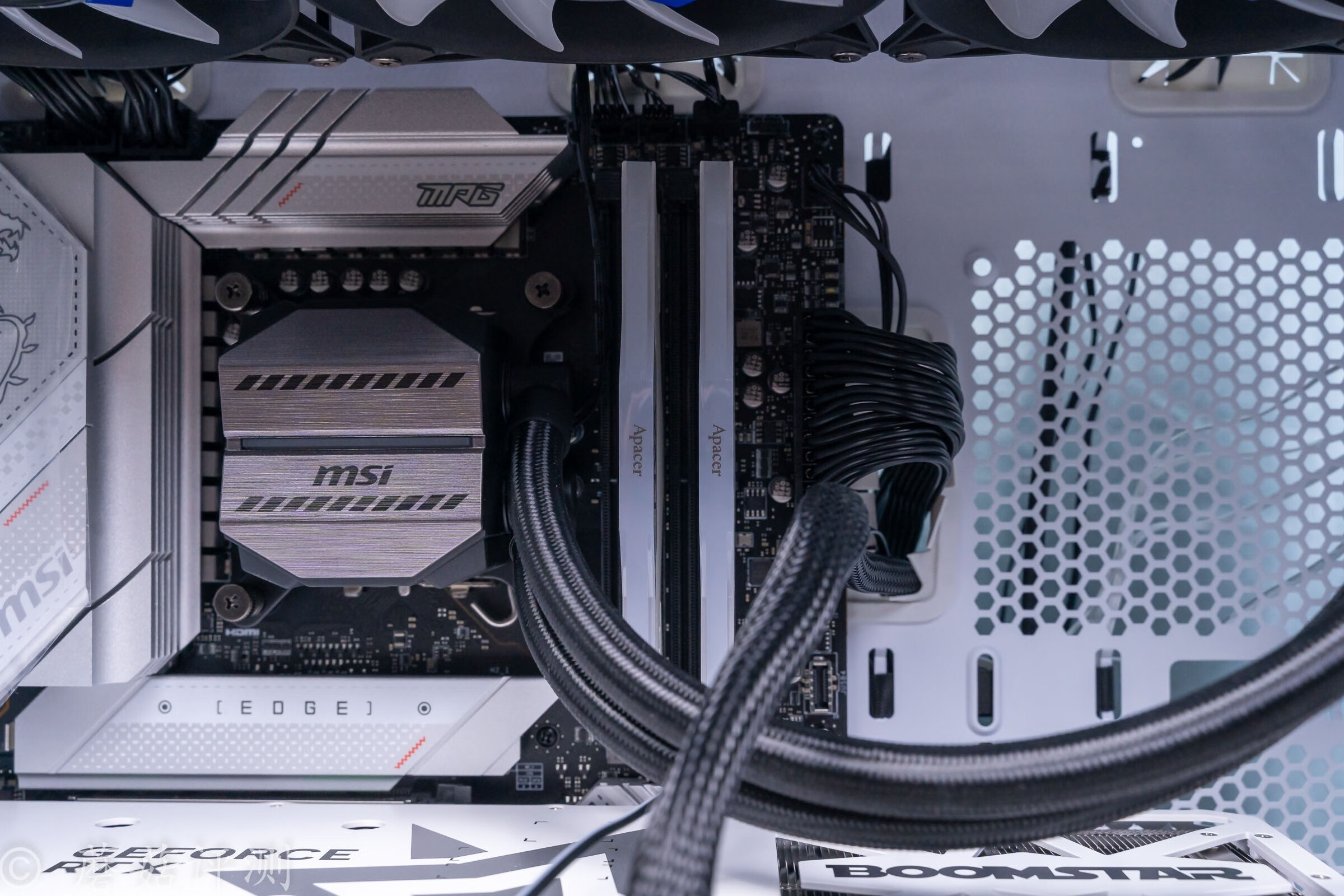 宇瞻ddr4240016g普条怎么样,宇瞻暗黑8gddr43600白色