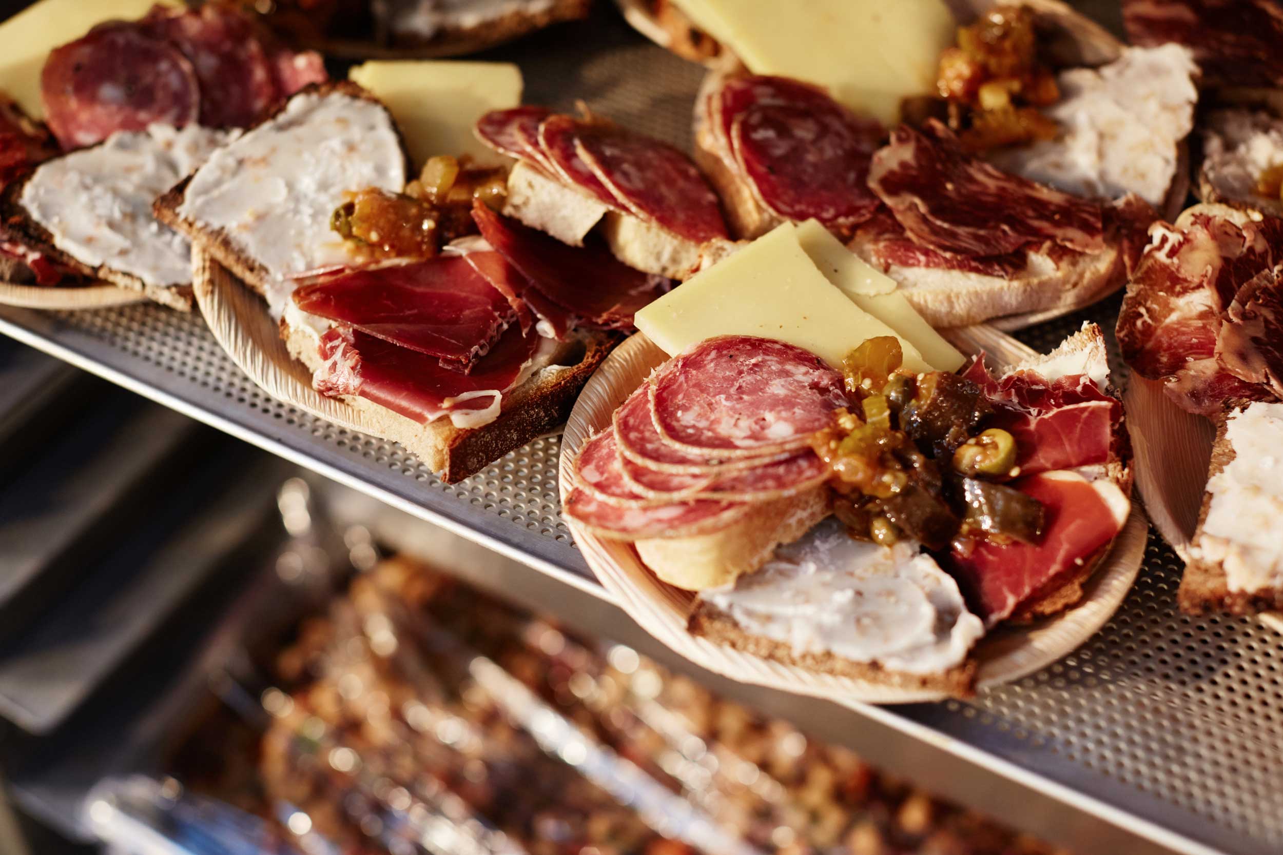 德国香肠和酸菜,德国酸菜和中国酸菜有什么不同