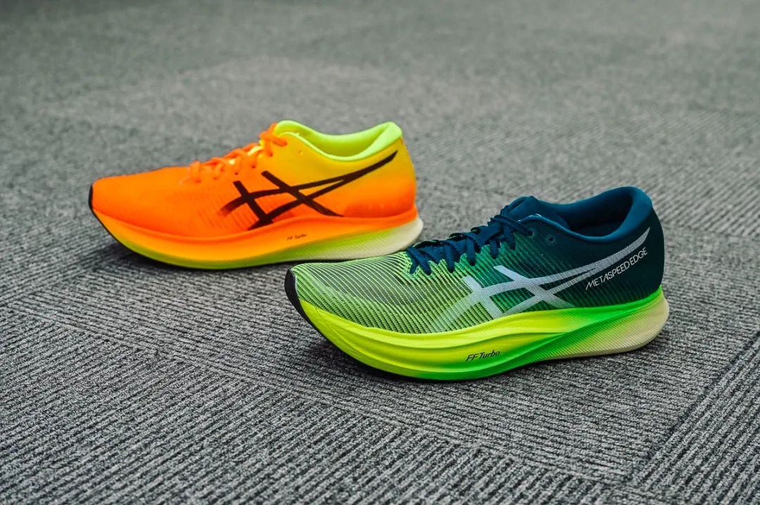 adidas和nike跑鞋对比,nikeasics跑鞋推荐