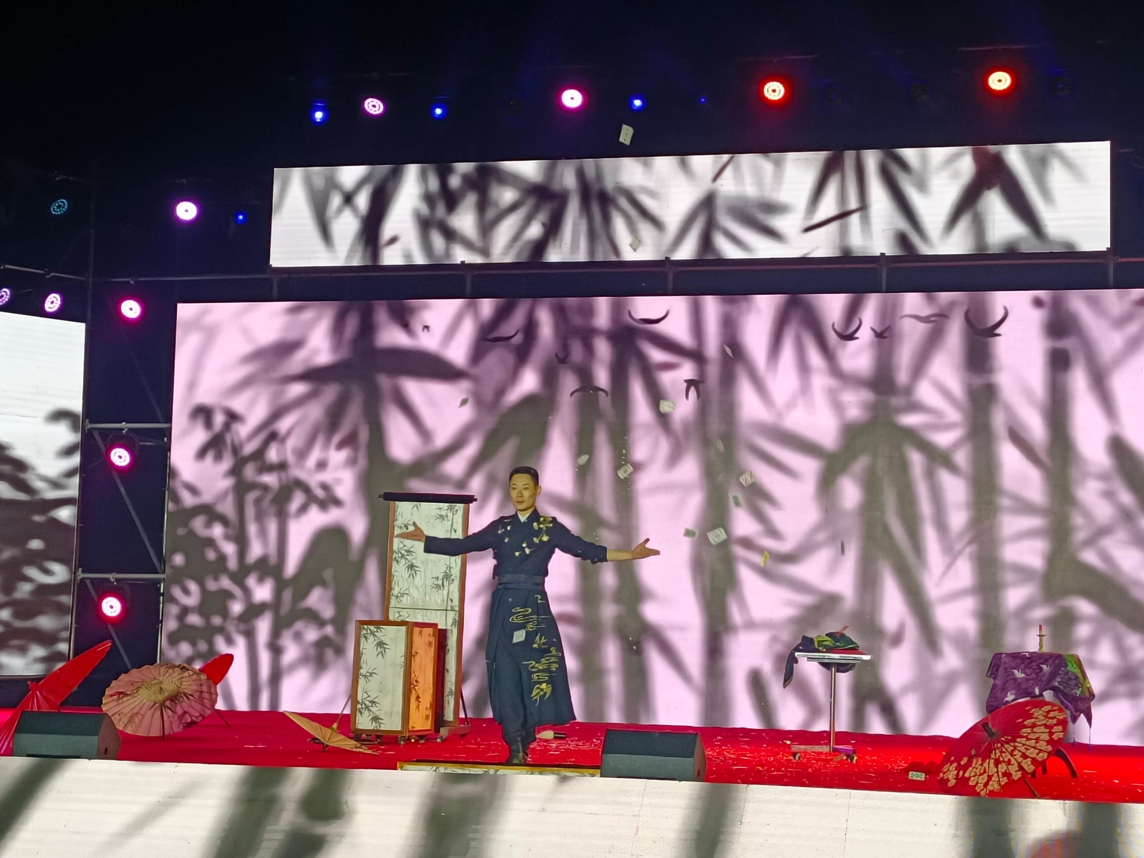 青岛市市南区颁奖典礼的开场,青岛银行奖学金颁奖典礼