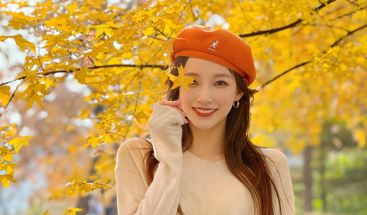 春晚新主持人马凡舒视频,春晚主持人马凡舒妆容解析