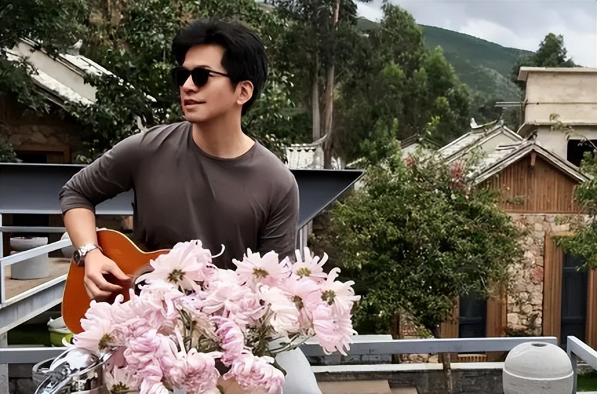 人间清流李健的成名之路,李健与清华女博士的爱情