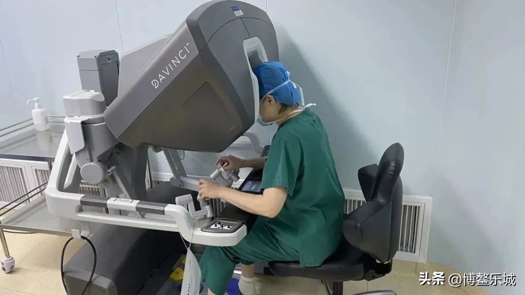 瑞金达芬奇手术机器人,上海瑞金医院达芬奇手术机器人