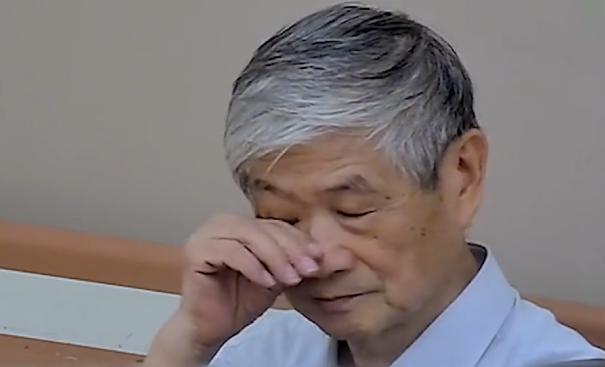 老伴老年痴呆的感人故事,老人脑梗感人故事