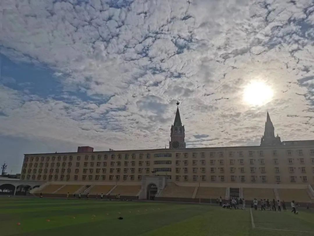 高校足球氛围解密,郑州西亚斯学院高中学习氛围