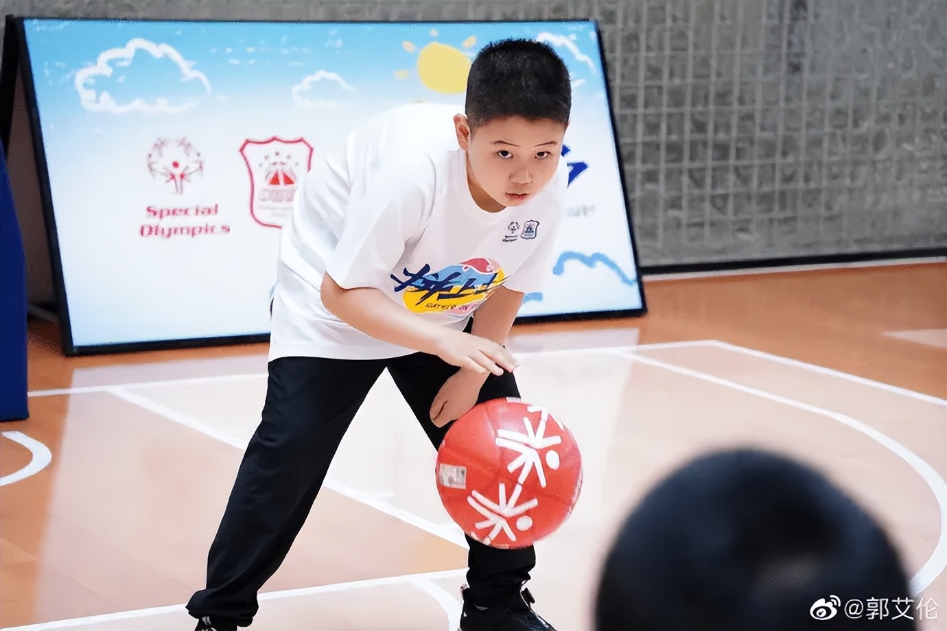 郭艾伦潘玮柏篮球,邓超郭艾伦完整视频