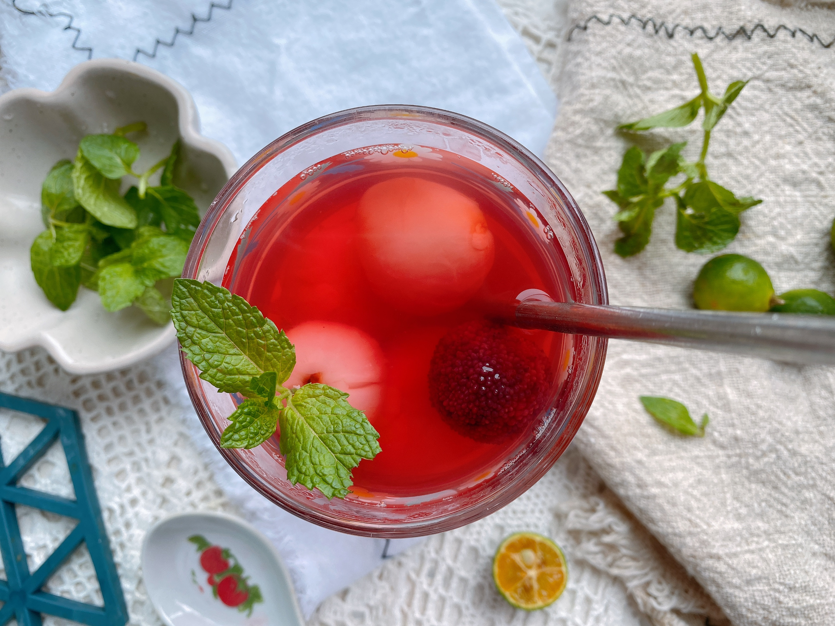 推荐一款夏日水果茶酸酸甜甜,适合夏天喝的解暑果肉茶