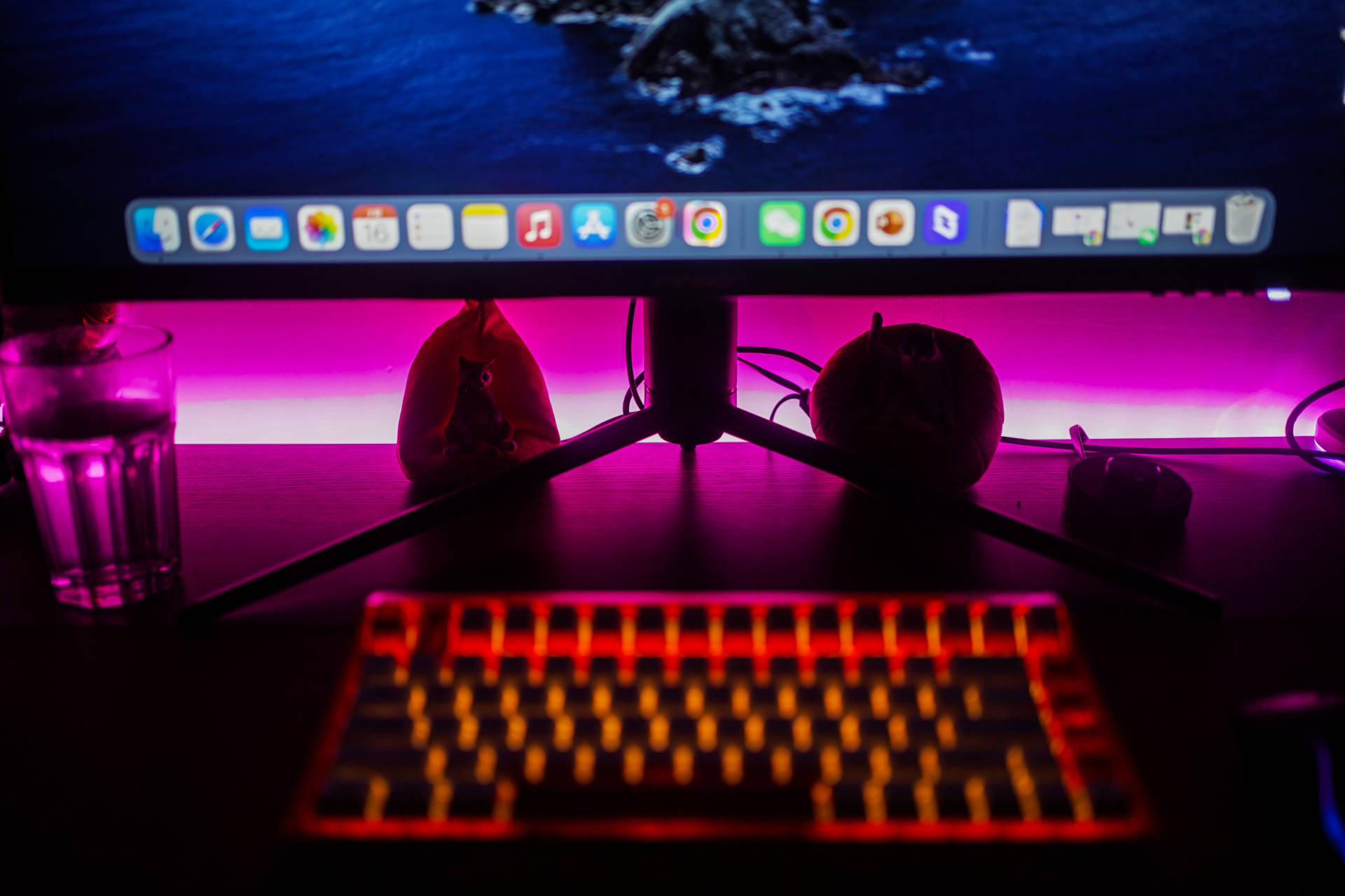 白天生产力晚上爱奇艺，八千字教你打造一键切换主题桌面