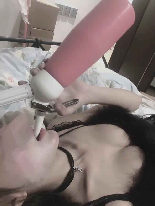 朋友圈卖笑气被抓涉案金额15万,非法经营笑气获利3000判几年