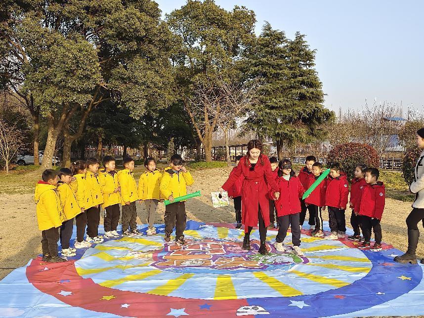 江苏大型儿童成长节目剪刀石头布,小鸭嘎嘎儿歌石头剪刀布早教0-3岁