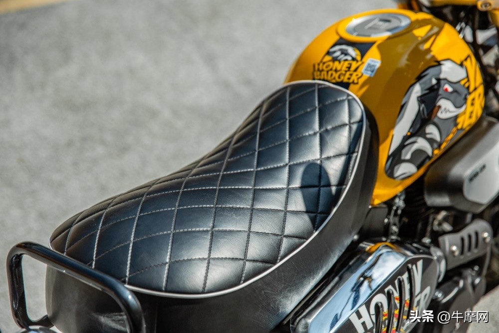 银钢150和蜜獾怎么选,平头哥蜜獾的战斗力有多强