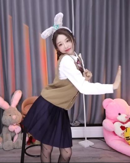 uzi连麦林七七,林七七uzi