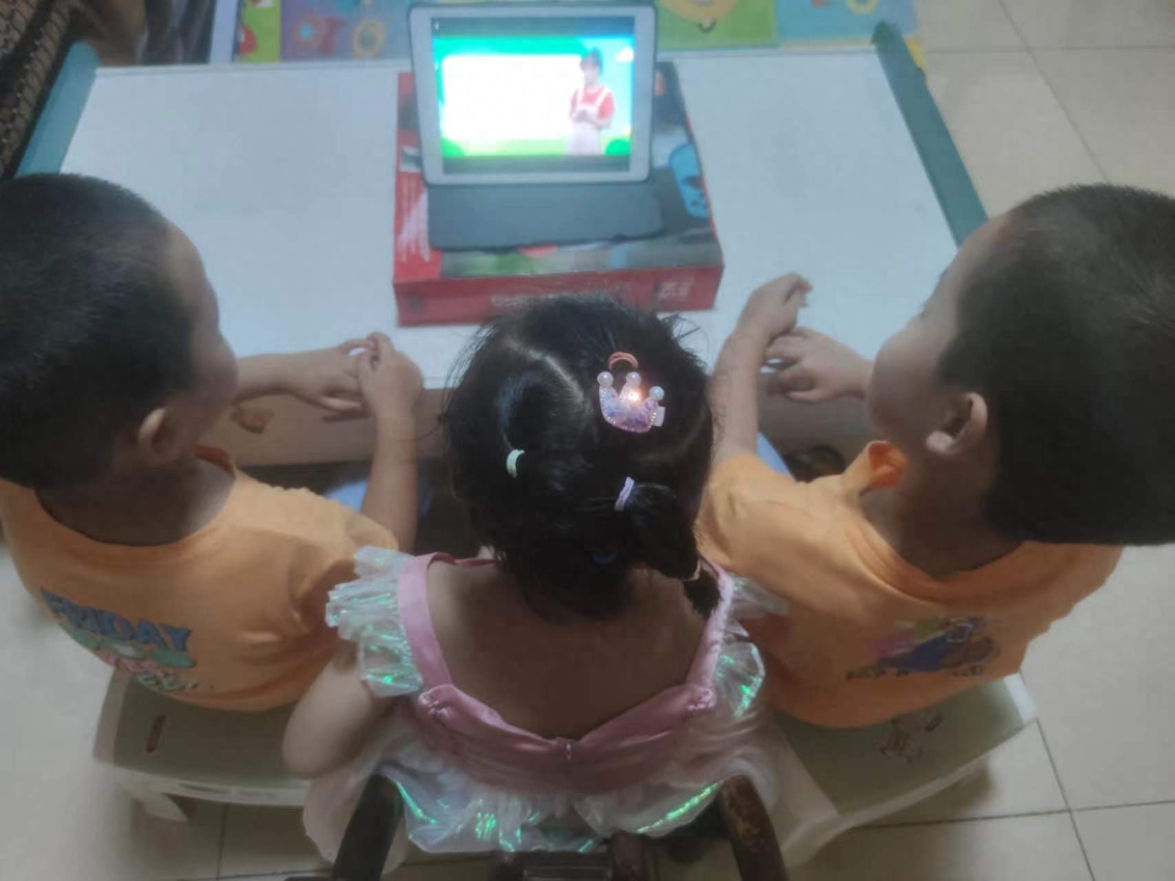 幼儿园孩子有必要报兴趣班吗,小孩从小就报兴趣班好吗