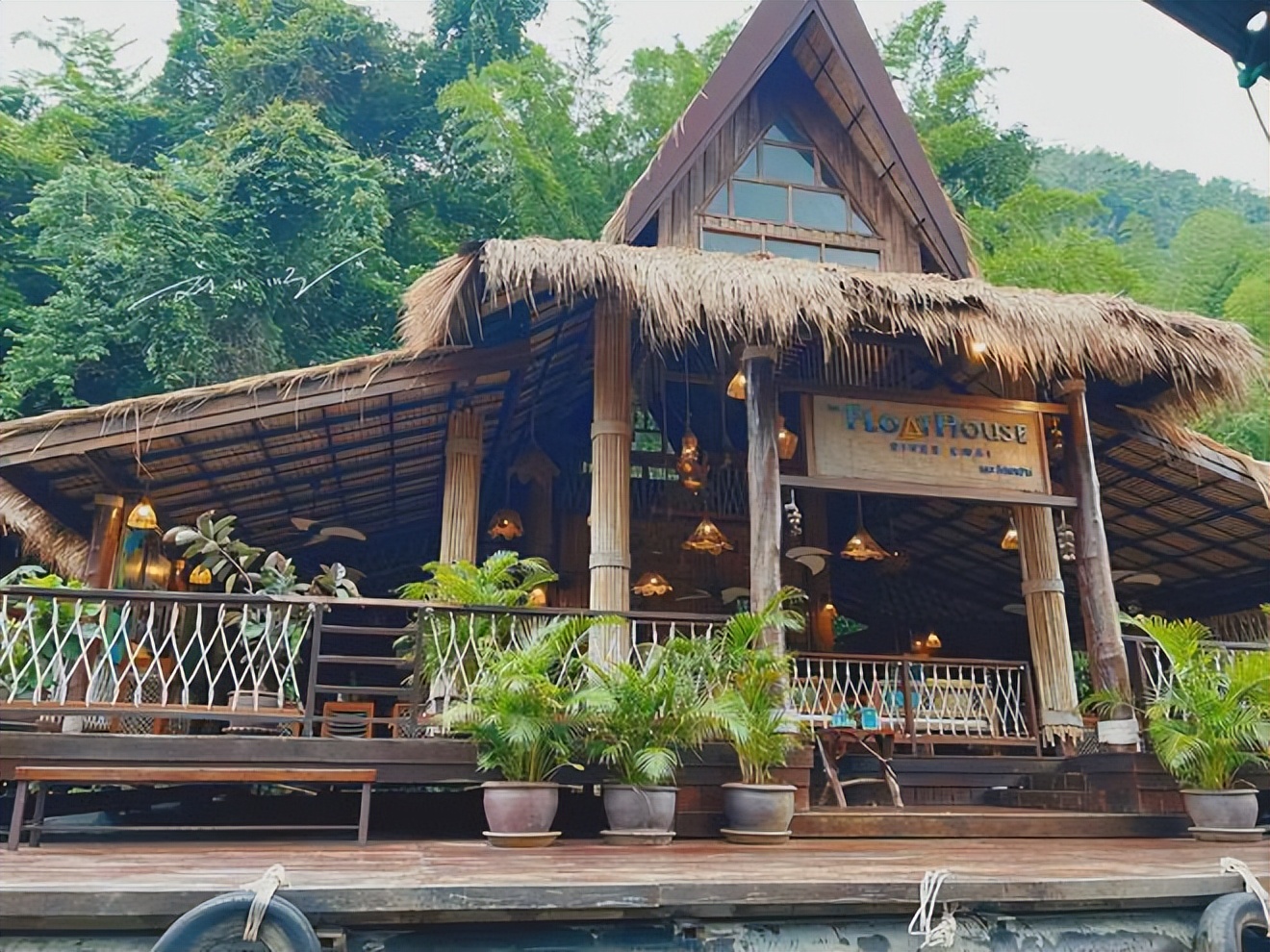 泰国北碧府桂河竹筏酒店,泰国北碧府附近酒店