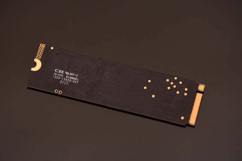 宏碁掠夺者gm7000对比致钛7100,宏碁掠夺者gm7需要什么插口